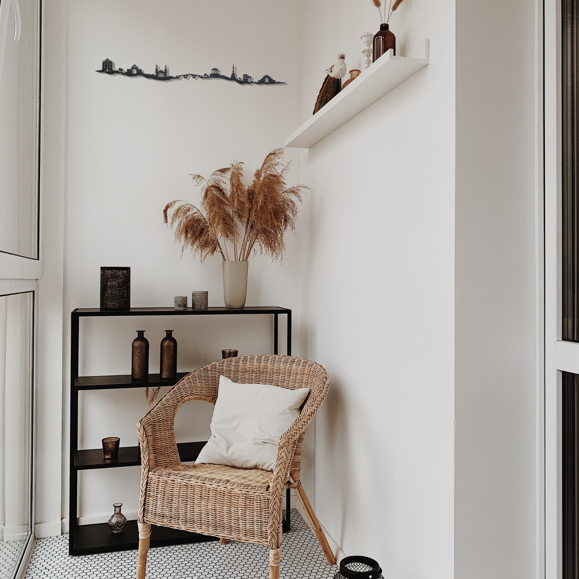 Skyline de Pamplona, silueta de decoración para pared de la ciudad hecho con materiales reciclados